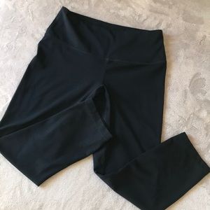 Black Yoga Capri Pants